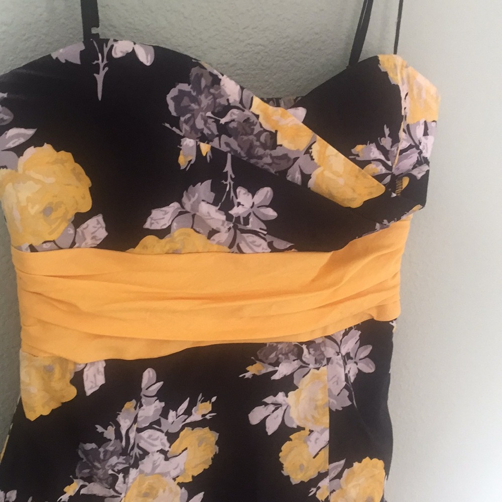 Black and yellow floral dress - Picture 3 of 5